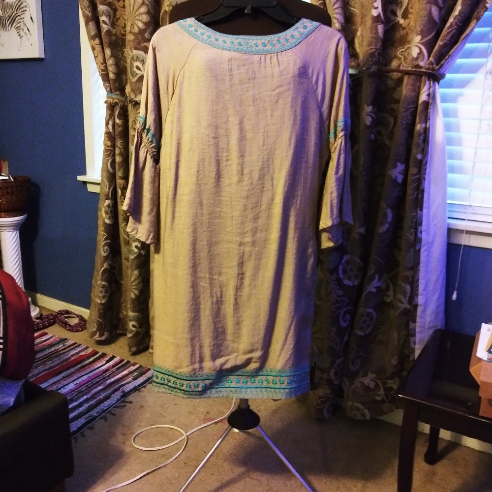 Dress - Picture 7 of 7
